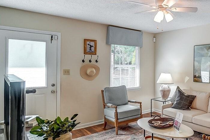 2732 Union Rd - Photo 4 of 14