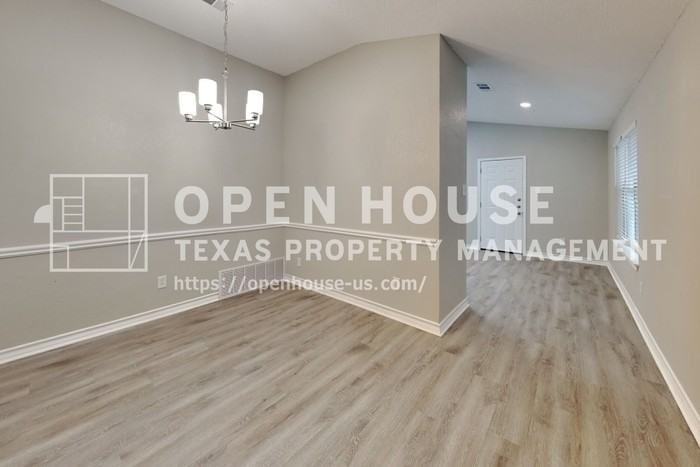 5900 Stone Meadow Ln - Photo 7 of 20