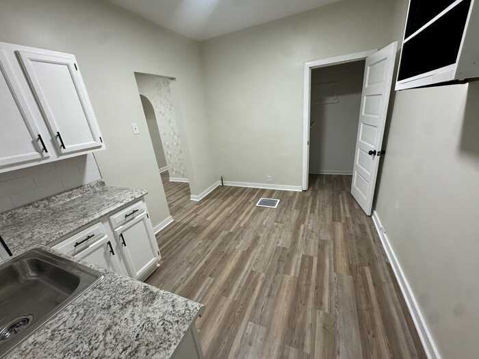 316 Marlow St - Photo 6 of 17
