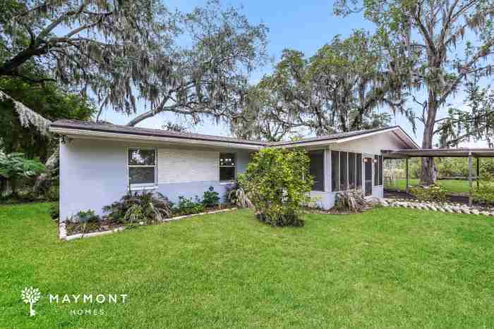 8726 Monroe Ave - Photo 4 of 14