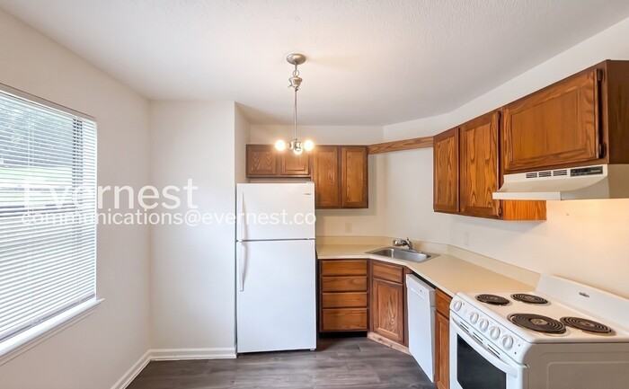 8857 Millard Lee Ln - Photo 2 of 19