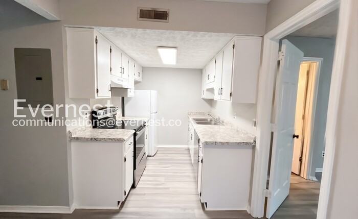 3380 Shadowlawn Dr #2 - Photo 2 of 18