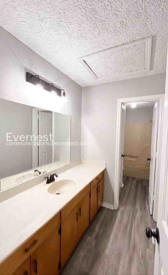 3380 Shadowlawn Dr #2 - Photo 6 of 18