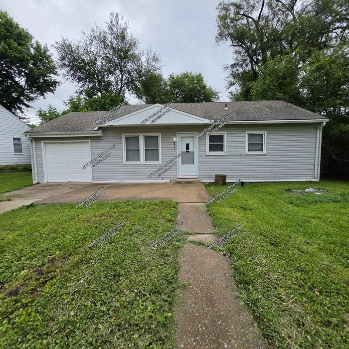811 N 82nd St - Photo 2 of 25