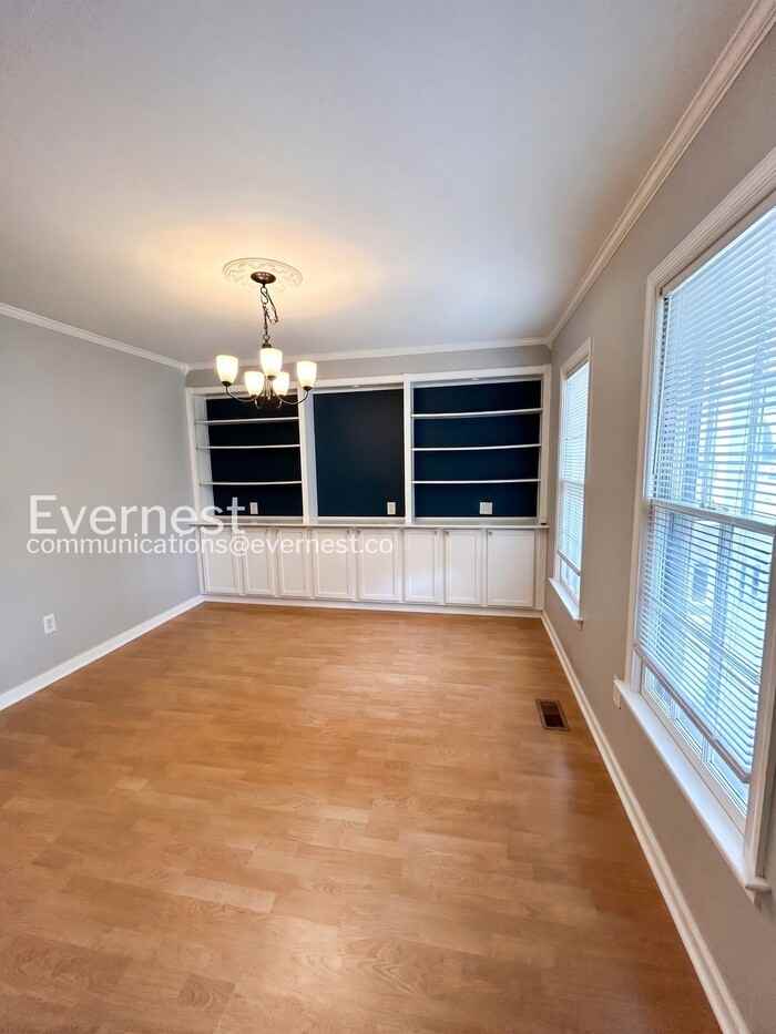 2612 Tracewood Cir - Photo 4 of 14