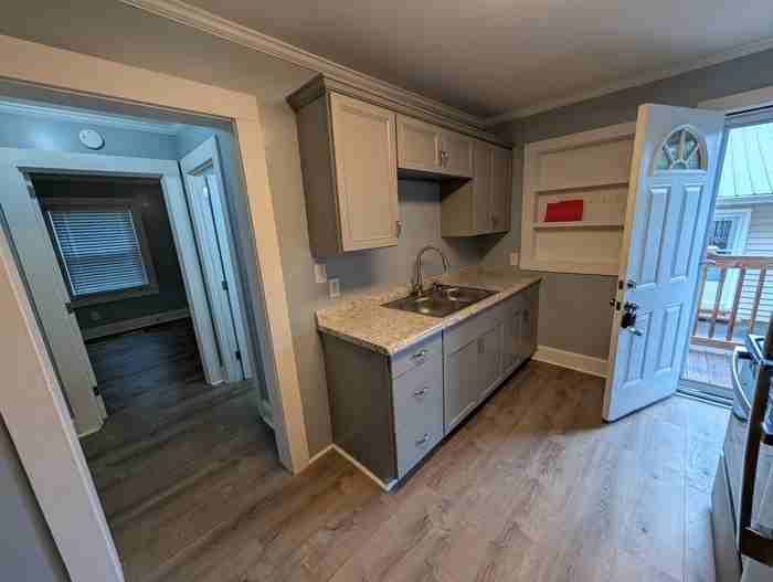 808 Cleveland Ave #B - Photo 5 of 11