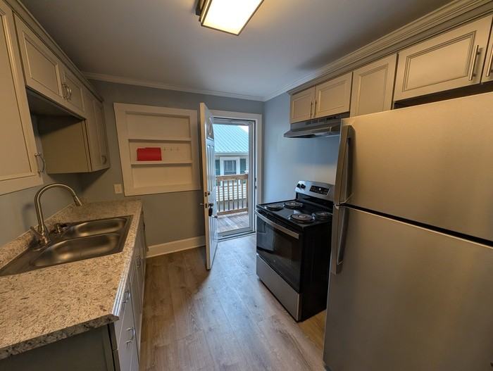 808 Cleveland Ave #B - Photo 7 of 11