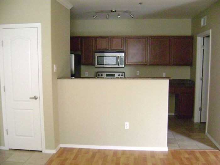 2134 E Broadway Rd #1004 - Photo 4 of 10