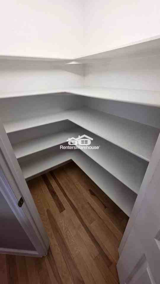 281 Himalaya Ave - Photo 5 of 30