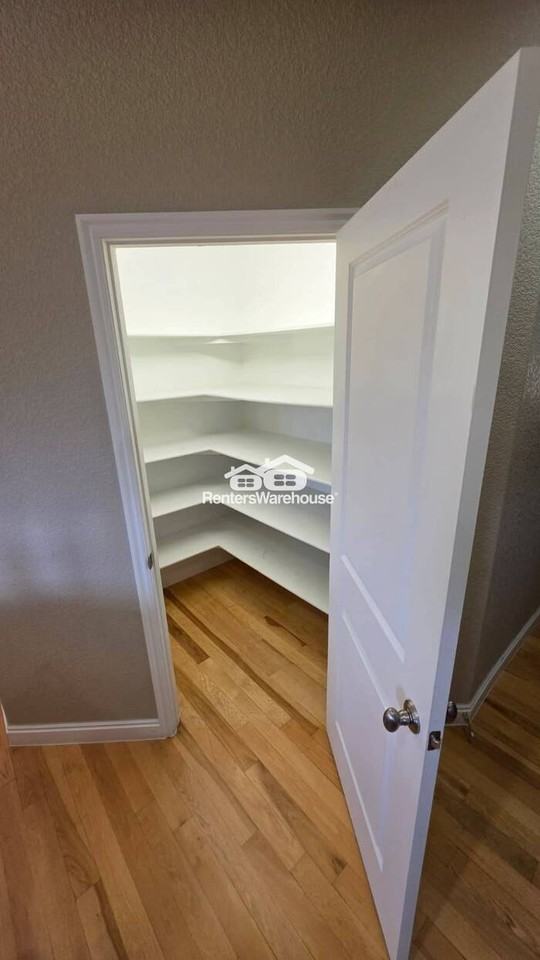 281 Himalaya Ave - Photo 6 of 30