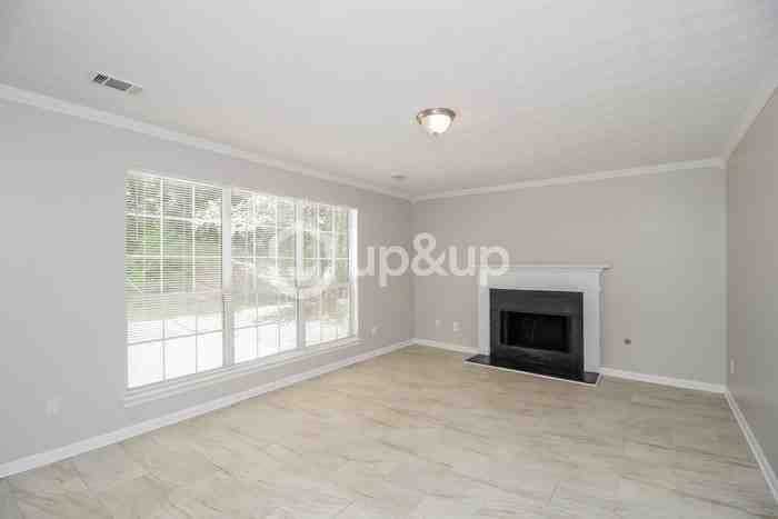 1122 W Shore Dr - Photo 4 of 17