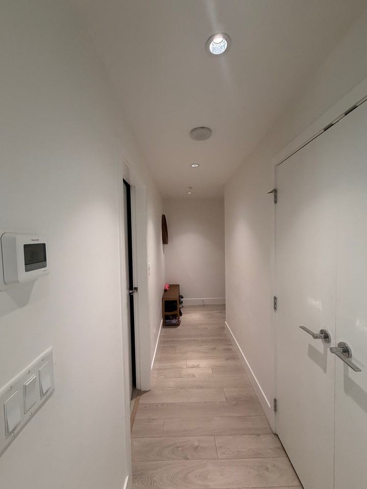 7388 Kingsway #1402 - Photo 5 of 12