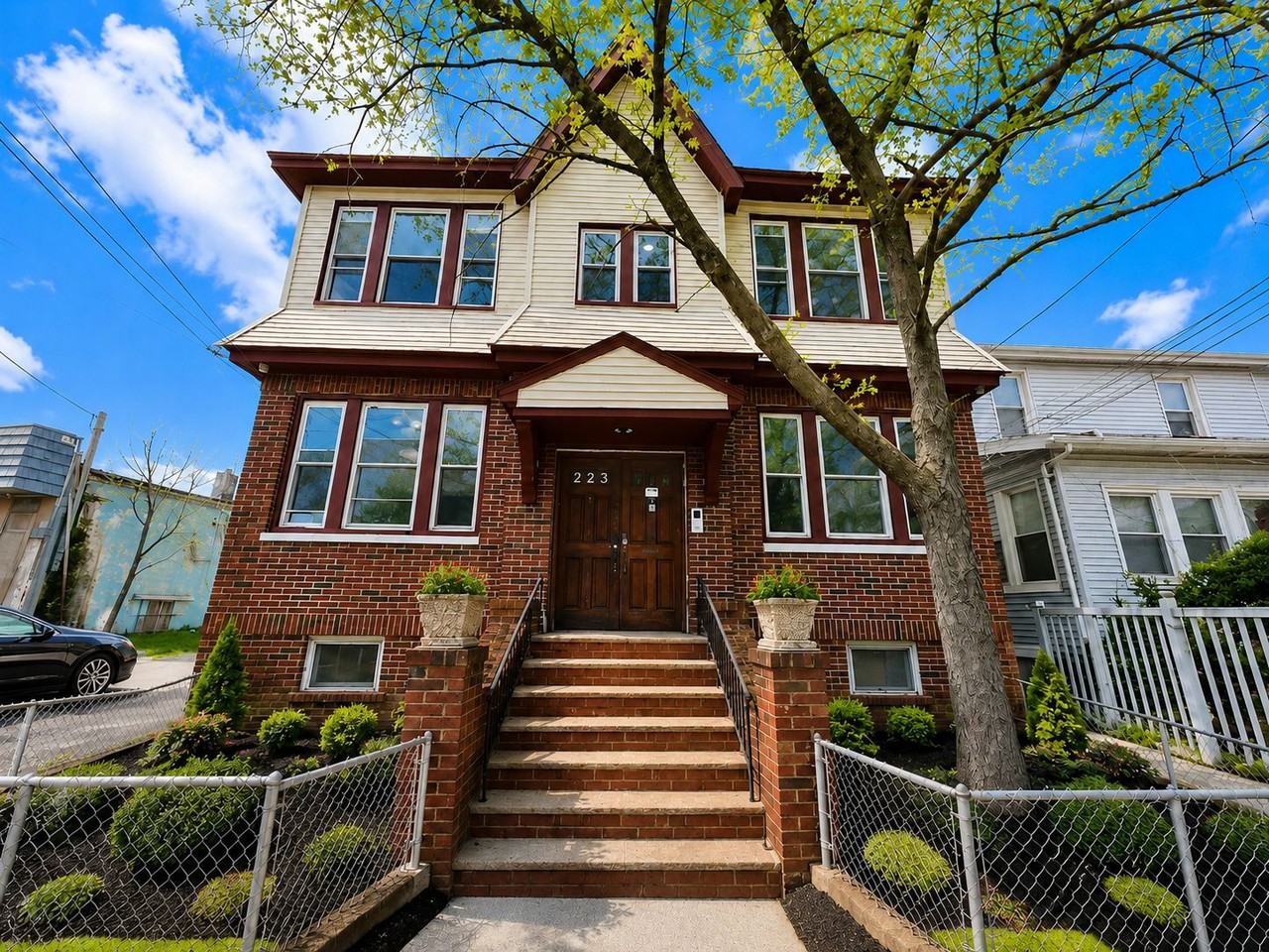 223 Munn Ave #2L