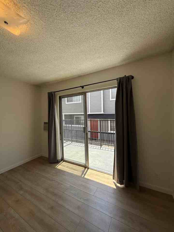 615 E Magnolia Blvd #C