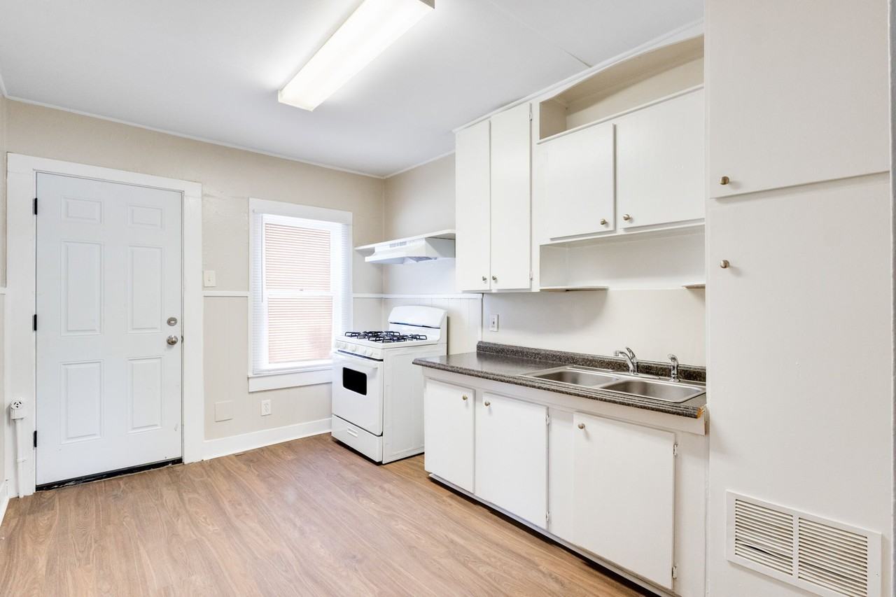 1901 W University Ave #NA - Photo 4 of 17