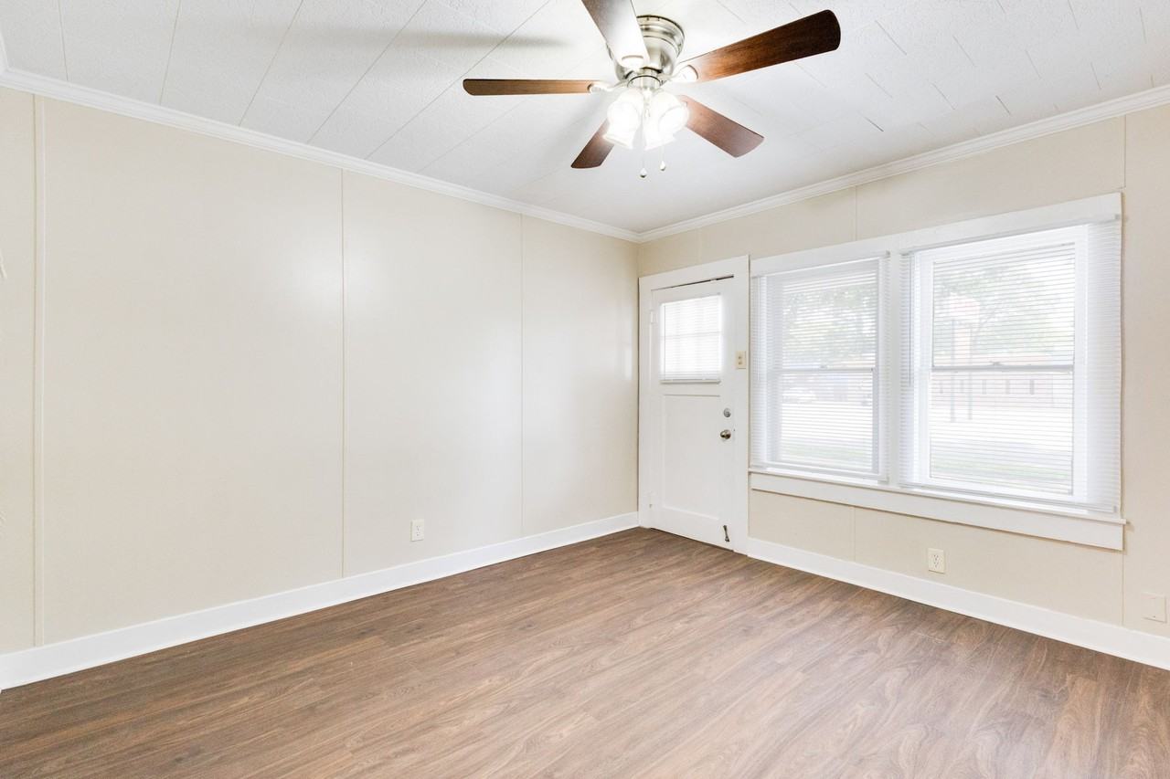 1901 W University Ave #NA - Photo 7 of 17