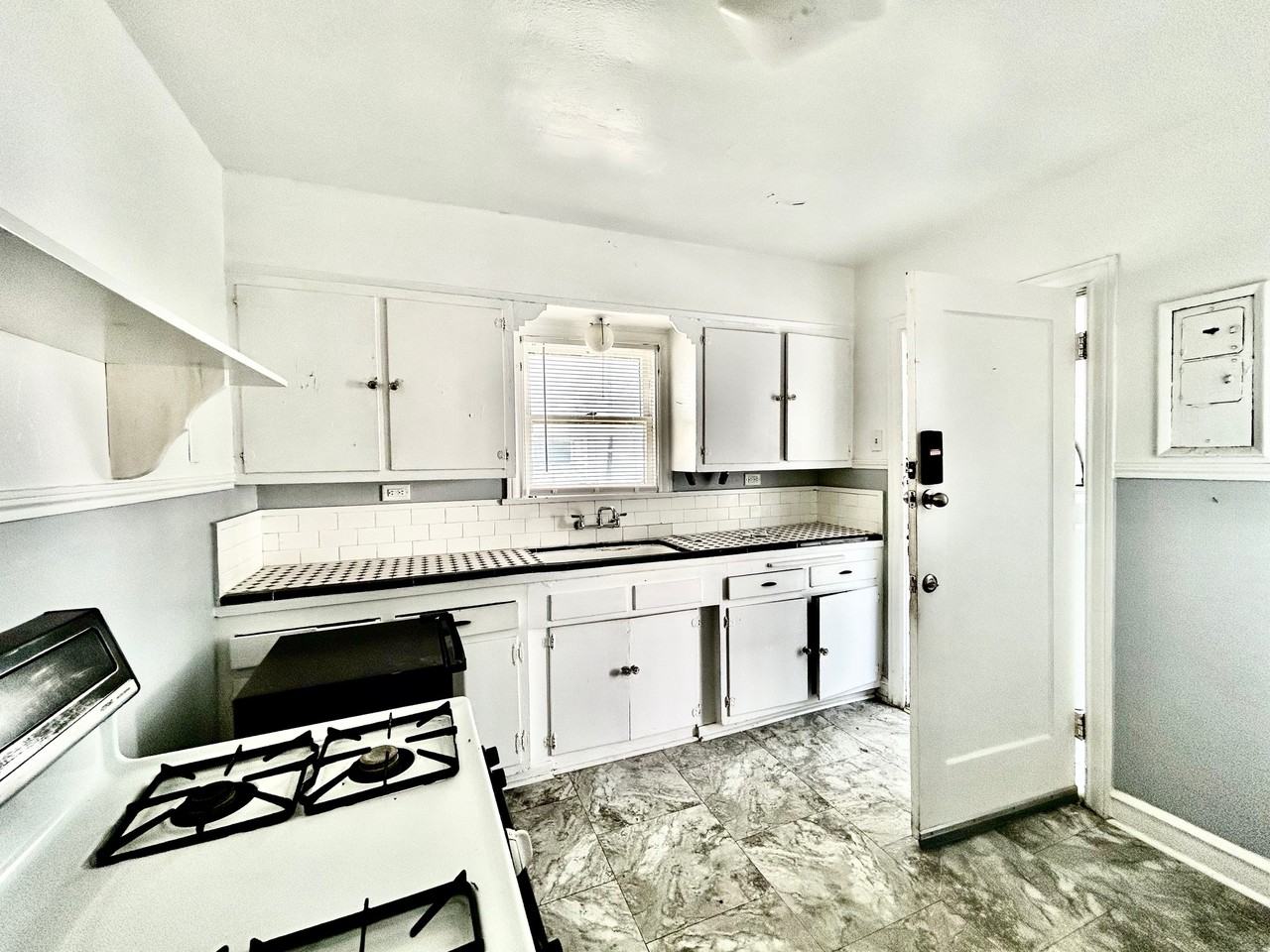 1318 6th St #NA - Photo 4 of 18