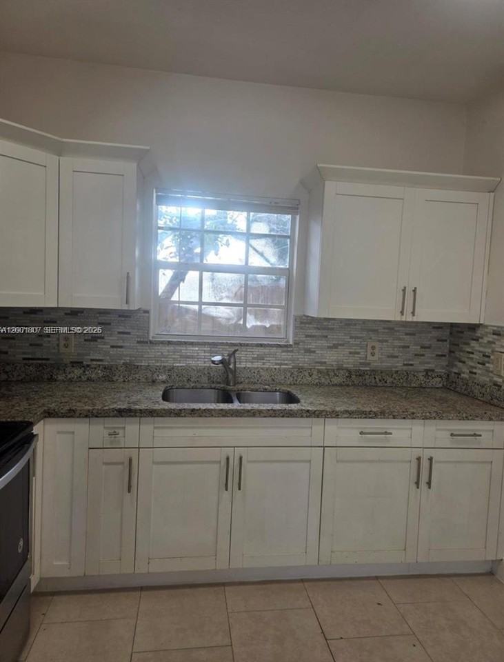9740 Nw 5th Ave #B - Photo 5 of 12