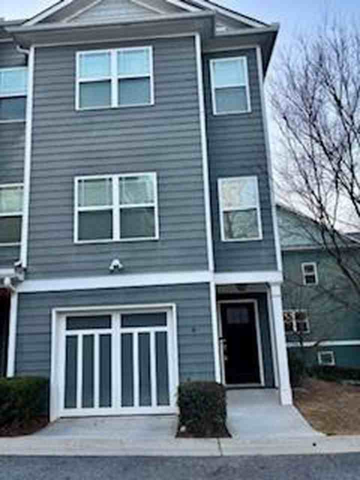 1365 Memorial Dr Se #6