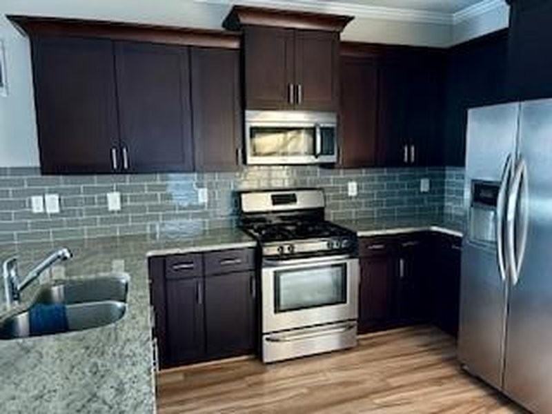 1365 Memorial Dr Se #6 - Photo 3 of 13