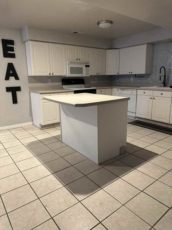 4646 W Copper Valley Ln - Photo 2 of 16
