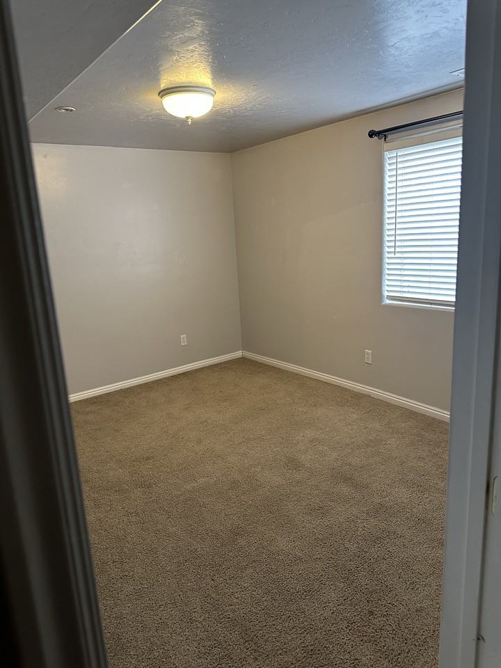 4646 W Copper Valley Ln - Photo 7 of 16