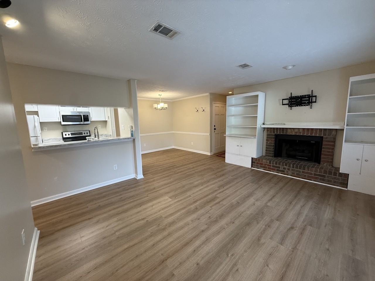 1005 Mcclelen Way #1005 - Photo 3 of 19