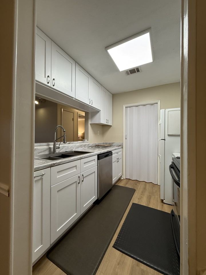 1005 Mcclelen Way #1005 - Photo 5 of 19
