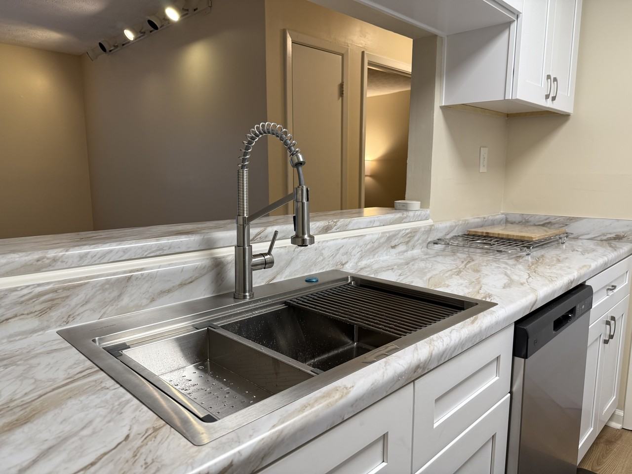 1005 Mcclelen Way #1005 - Photo 6 of 19