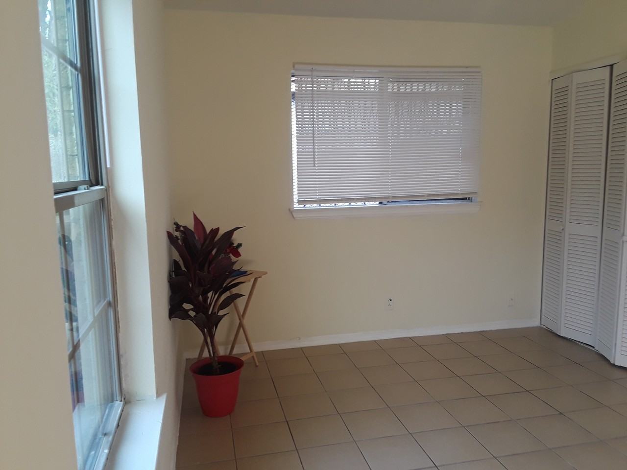 5130 Village Grn #NA - Photo 2 of 14