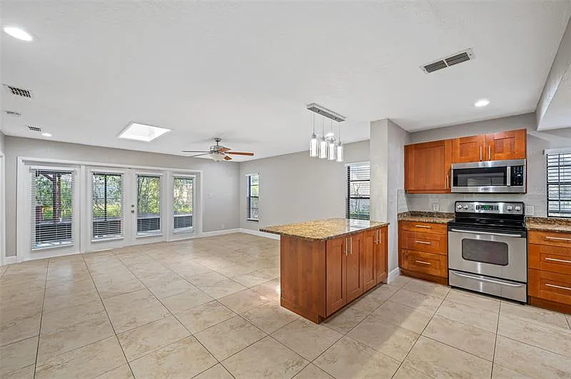 3910 W Pine St #NA - Photo 3 of 20