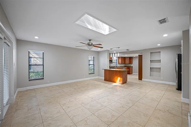 3910 W Pine St #NA - Photo 4 of 20