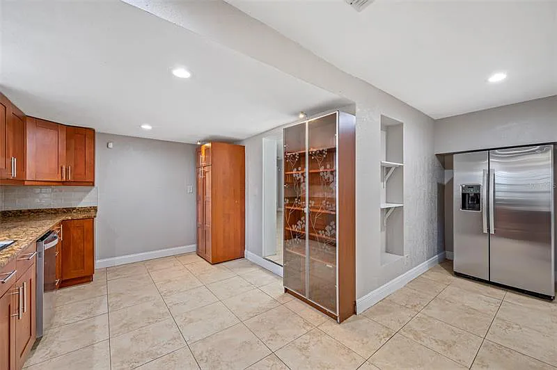 3910 W Pine St #NA - Photo 5 of 20