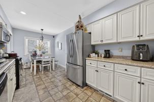 featured image of 184 Alva St #1L