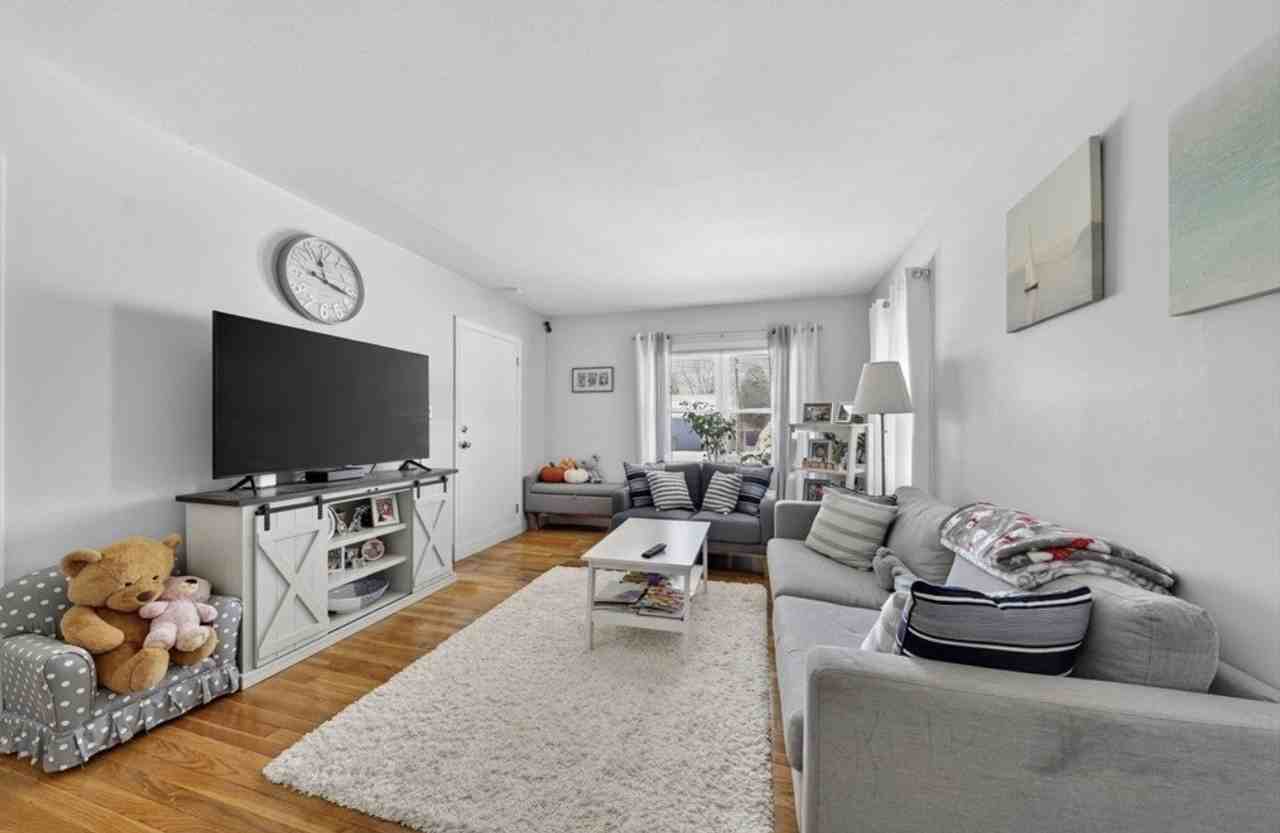 184 Alva St #1L - Photo 3 of 9