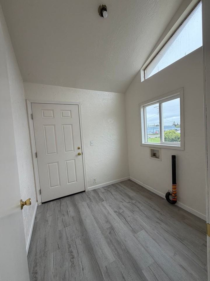 228 N Wasson St - Photo 6 of 7