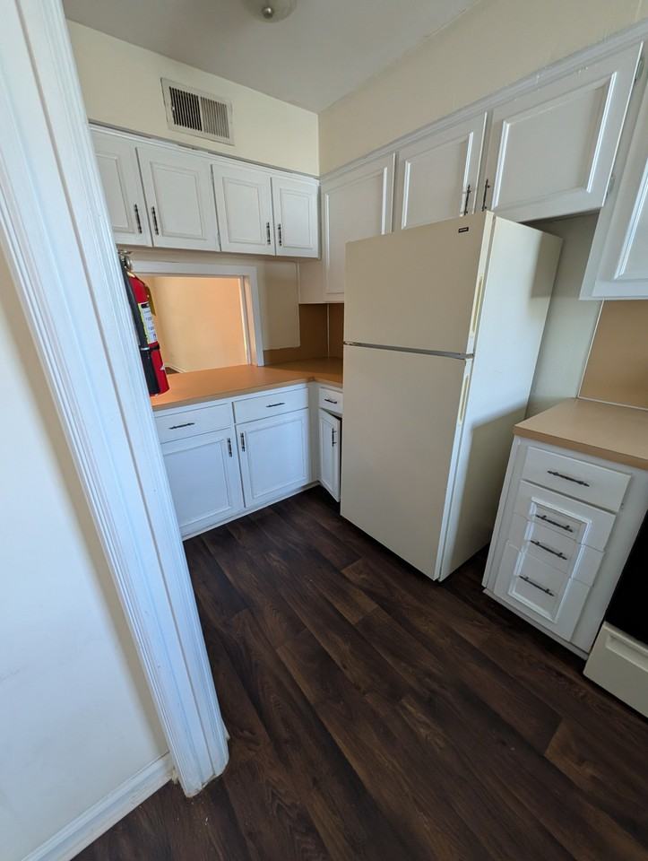 4705 20th Ave #2 - Photo 4 of 16