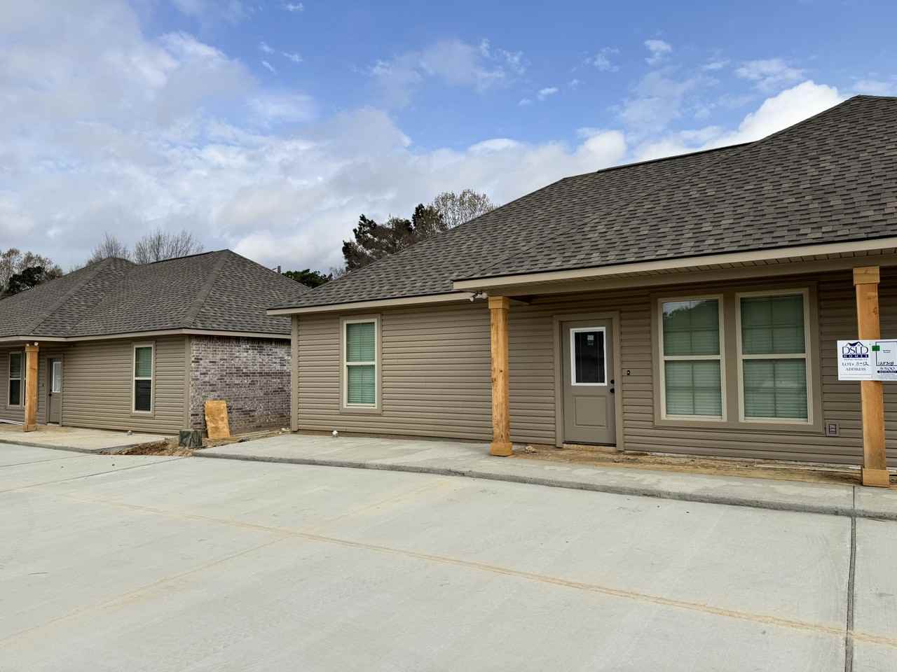 112 Fairlane Dr #11