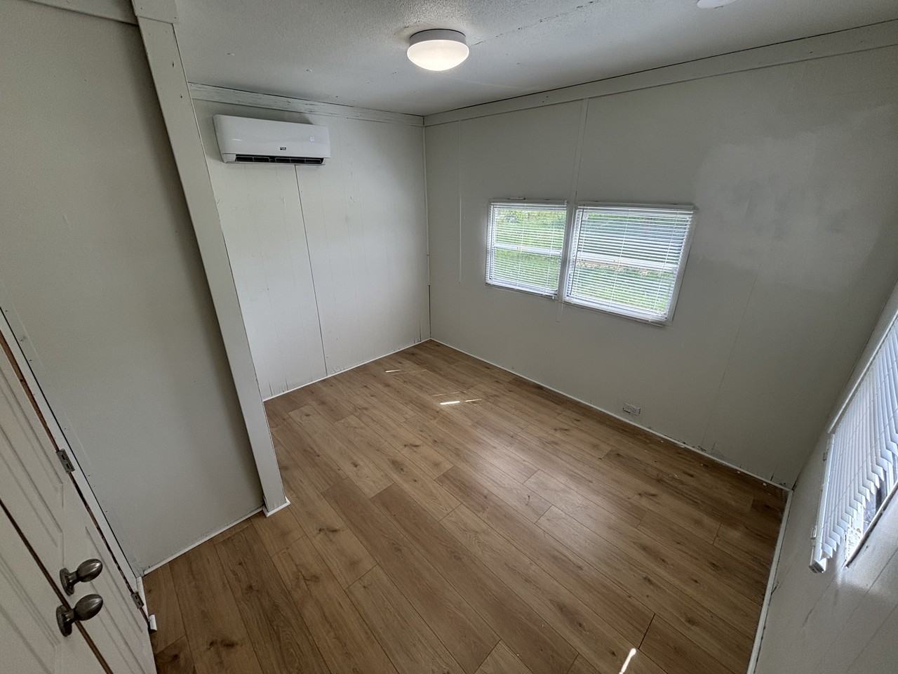 1104 Avenue B #5 - Photo 3 of 6
