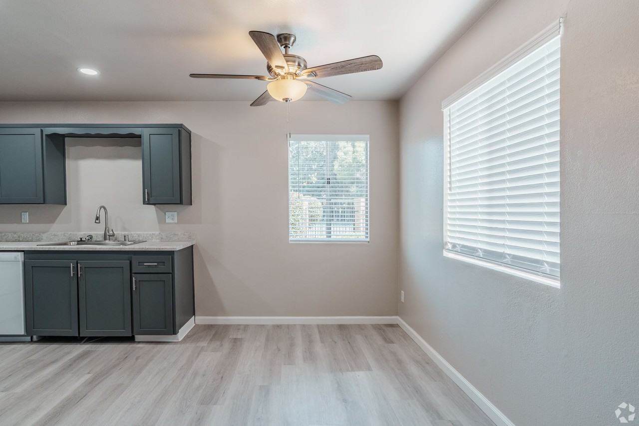 Summerfield Apartments - Photo 2 of 17