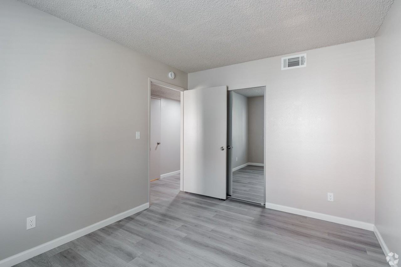 Summerfield Apartments - Photo 7 of 17
