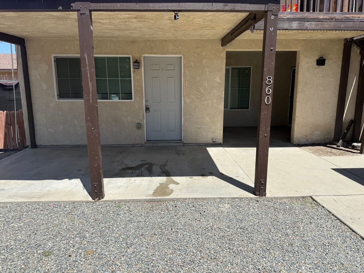 860 Douglas Ct