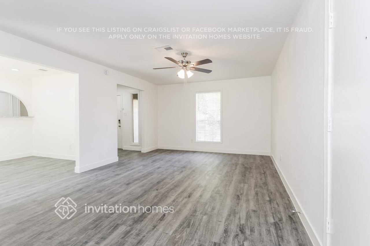 3426 Bristlecone Trl - Photo 4 of 17