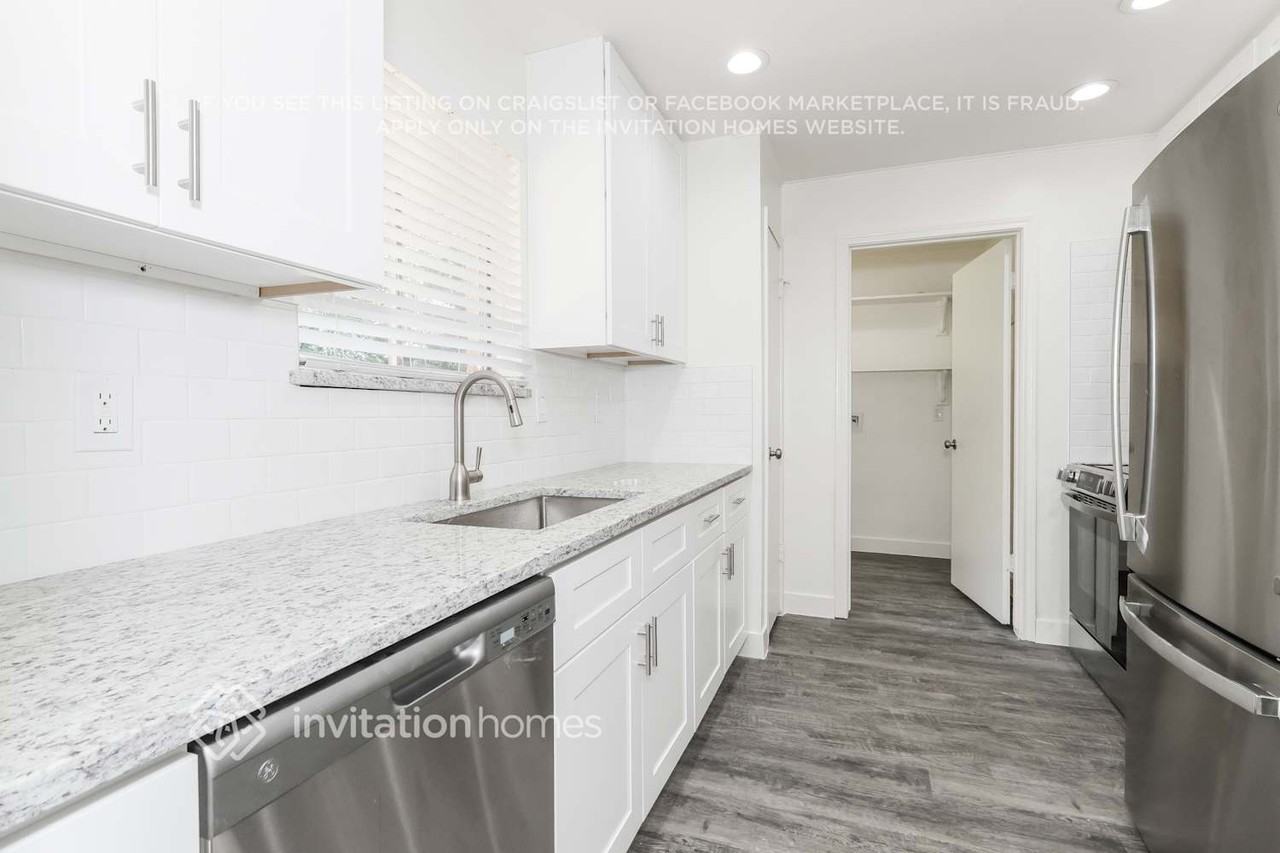 3426 Bristlecone Trl - Photo 7 of 17