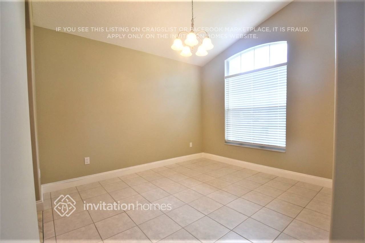 1017 Pelican Ln - Photo 4 of 17