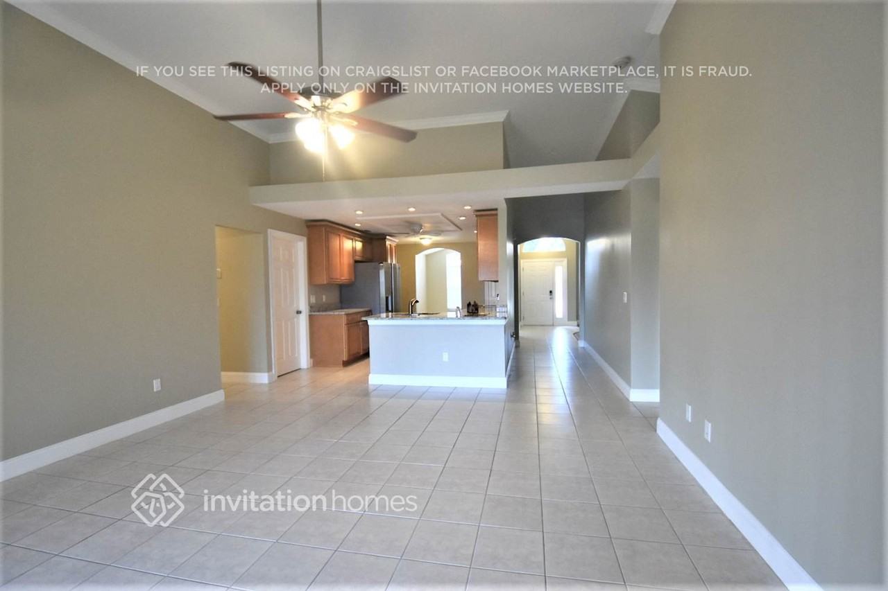 1017 Pelican Ln - Photo 5 of 17