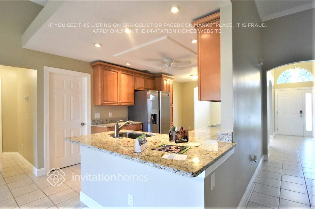 1017 Pelican Ln - Photo 6 of 17
