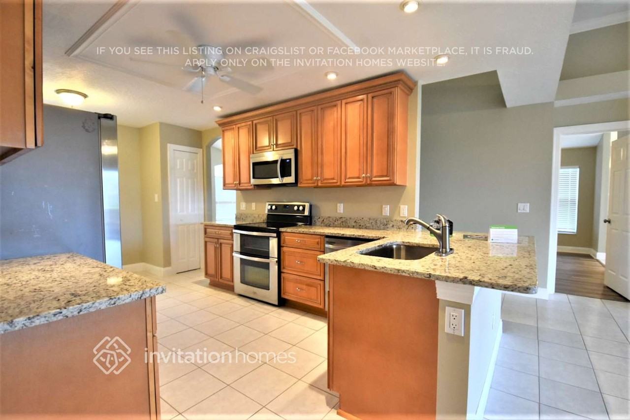 1017 Pelican Ln - Photo 7 of 17