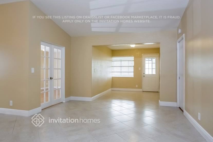 5741 Northpointe Ln - Photo 5 of 24