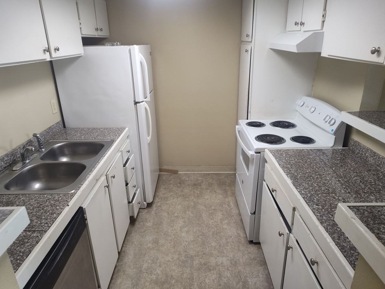 3414 S Eagle St - Photo 2 of 16